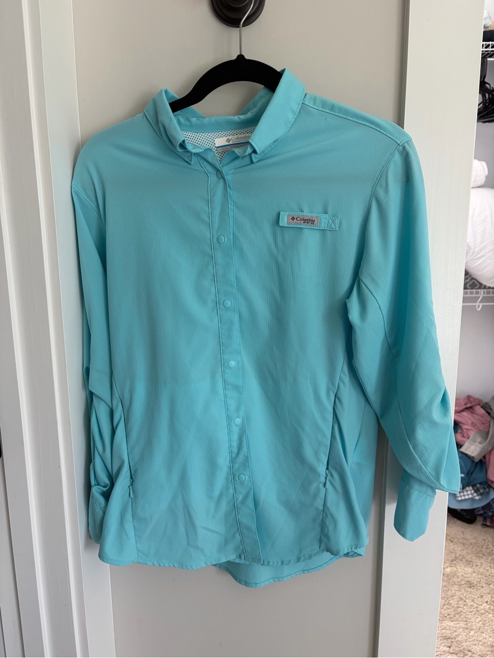Columbia Women’s Button-Down Performance Shirt - Aqua/Turquoise